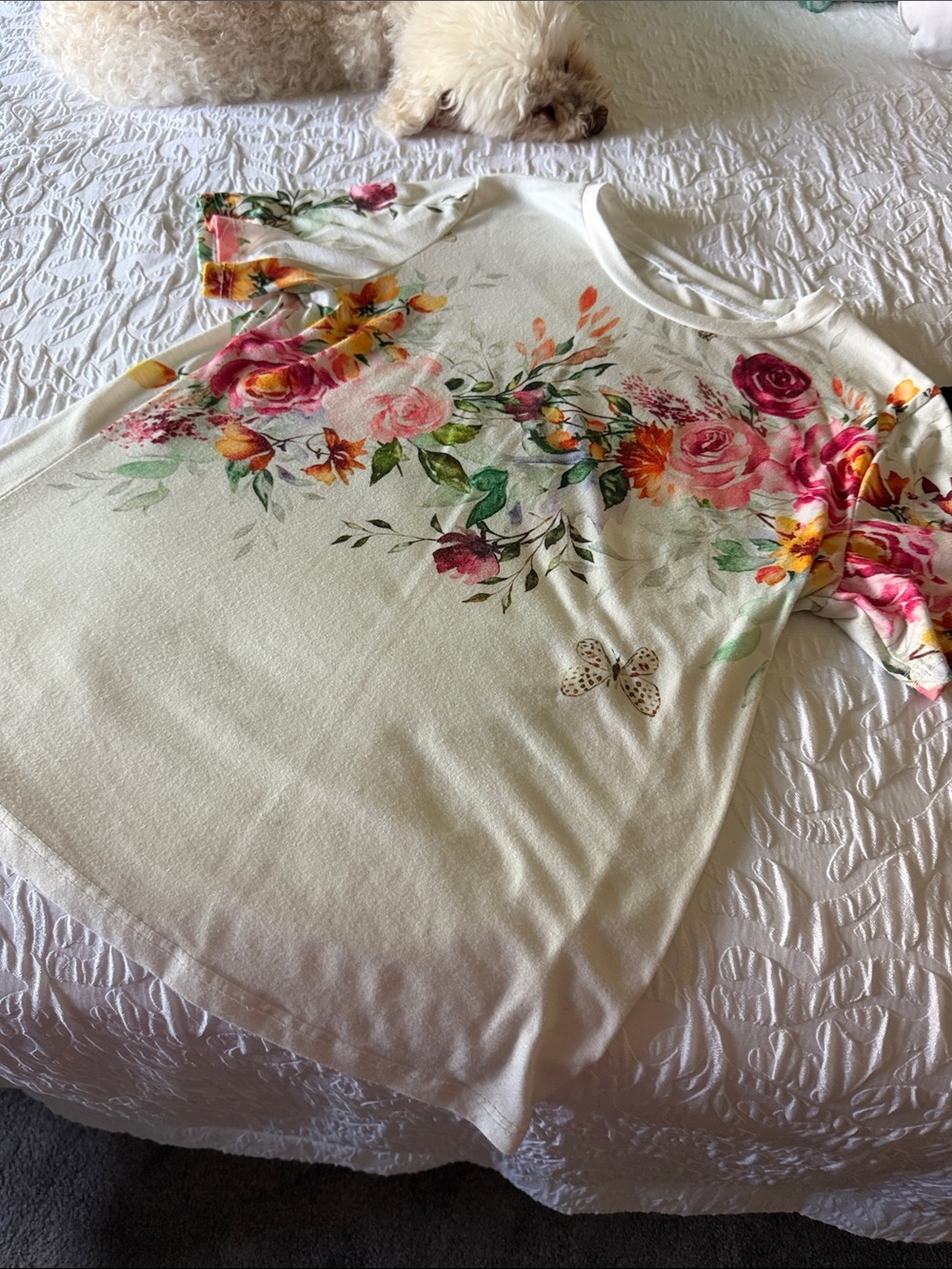 Super cute summer T floral colors